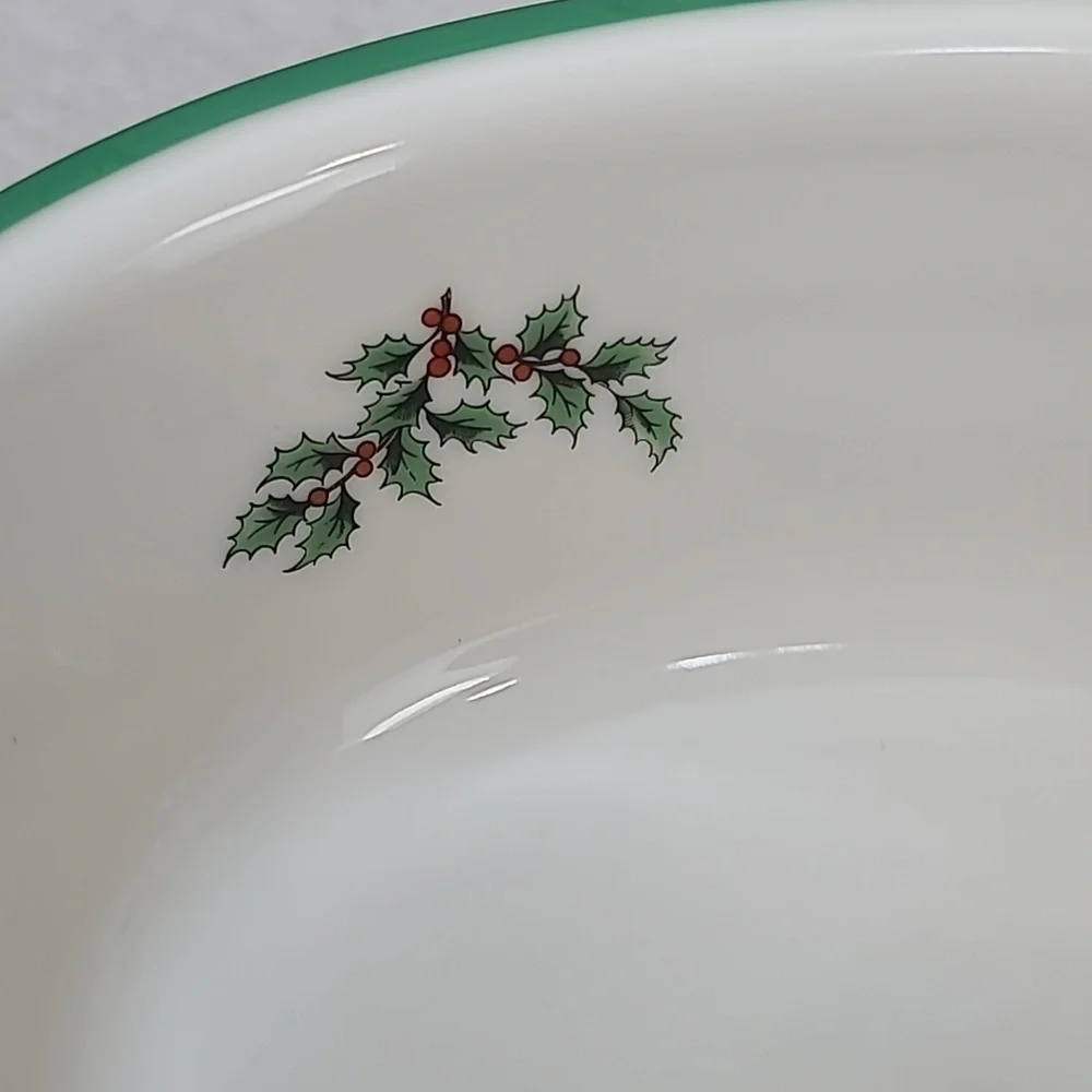 Spode 2000 Vintage Christmas Tree Oven to Table Oval Rimmed Dish in White/Green